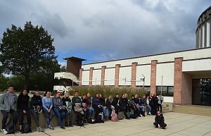 Wandertag von Th&uuml;ringer Berufssch&uuml;lern in und um Bad Frankenhausen auf den Spuren des Mittelalters. Pause am Panorama- Museum 