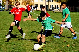 Fussballspiel zwischen den Schulen 