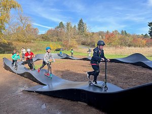 Die ersten Kinder durften die neue Bahn in der Skate Arena in Sondershausen ausprobieren