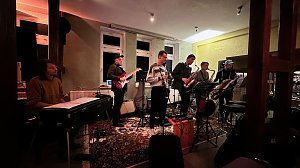 Tryon in der Jazzmangel