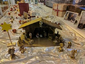 Weihnachtskrippen in Nordh&auml;user Schaufenstern