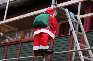 Weihnachtliches Ambiente im Antiquit&auml;ten-und Tr&ouml;delhof