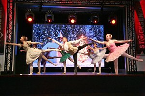 Weihnachtsballett mit den Eleven des Tanzstudios Radeva