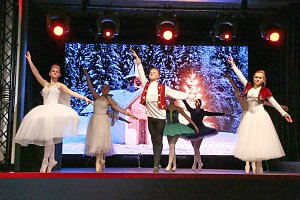 Weihnachtsballett mit den Eleven des Tanzstudios Radeva