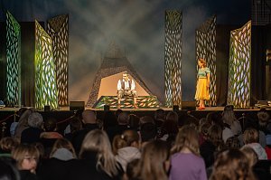 "Schneewittchen" in der Wiedigsburghalle