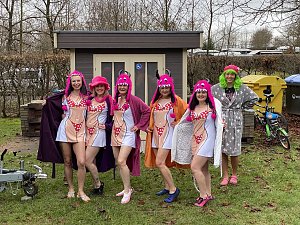 Anbaden im Neust&auml;dter Waldbad