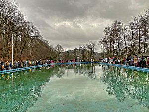Anbaden im Neust&auml;dter Waldbad