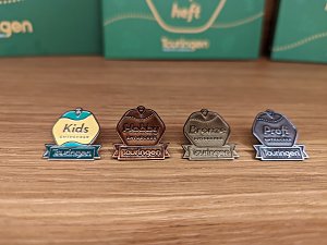 Mit einem Stempeleintrag in eins der dazugeh&ouml;rigen Sammelhefte k&ouml;nnen Stempel und Abzeichen gesammelt werden