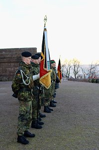 Verleihung des Fahnenbandes vor dem Kyffh&auml;user Denkmal