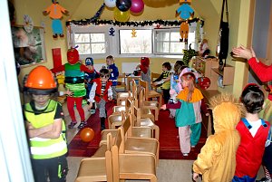 Stuhltanz beim Faschingsfest in der Kindervilla Bad Frankenhausen 