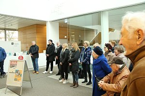 Spenden&uuml;bergabe in der Stadtbibliothek