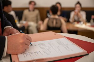 Internationaler Sondersh&auml;user Meisterkurs vertraglich gesichert