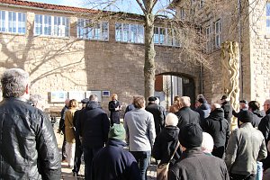 Gedenken vor dem Rathaus