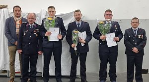 Bef&ouml;rderte Kameradinnen und Kameraden der Heringer Feuerwehr