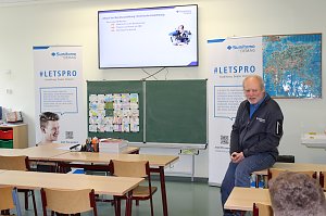 Schule trifft Wirtschaft - Regelschule Ro&szlig;leben