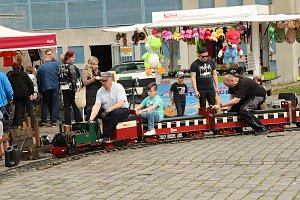 Erste Impressionen vom Bahnhofsfest