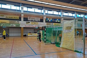 Ran an den Ball in Bildern