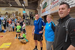 Ran an den Ball in Bildern