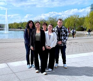 Bibliotheksteam auf der Buchmesse