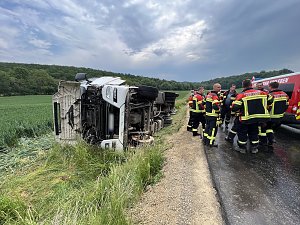 Unfall mit umgekipptem Sattelzug