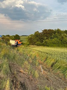 Verunfallter Lkw an der A38