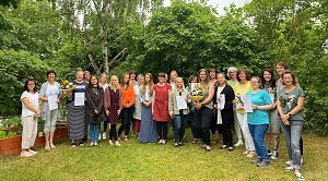 Ein musikalisches Team: Die Erzieherinnen der Kita Pusteblume wurden von der Heyge-Stiftung f&uuml;r den Abschluss des Weimarer Mentoring Programms ausgezeichnet