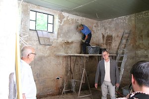 Bodo Ramelwo zu Besuch im Park Hohenrode