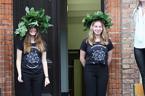 Abi 2023 - Abiturienten des Salza Gymnasiums in Bad Langensalza erhalten ihren Eichenlaubkranz