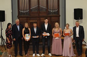 Feierstunde zum erfolgreich abgeschlossen Abi Plus des Beruflichen Gymnasium Sondershausen in Carl-Schr&ouml;der-Saal
