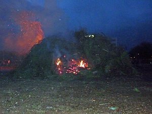 Osterfeuer-Party