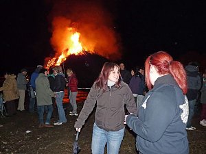 Osterfeuer-Party