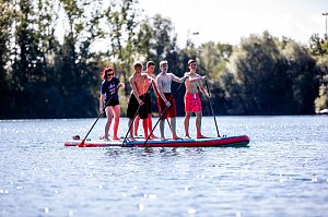 Die "SUP-Piraten" boten auf dem Wasser Schnupperstunden auf dem Brett an