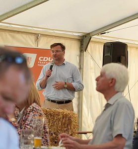 Landtagsabgeordneter Stefan Schard (CDU) beim Feuerwehrforum auf dem Possen
