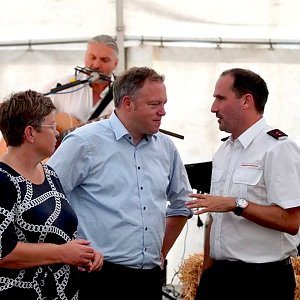 Feuerwehrforum auf dem Possen v.li.n.re Silvana Sch&auml;ffer (CDU) B&uuml;rgermeisterin an der Schm&uuml;cke; Landtagsvorsitzender der CDU Mario Voigt (Mitte)
