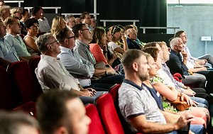 NUV Treffen im neuen Theateranbau