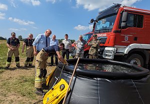 Sondersh&auml;user Feuerwehr bekommt neue Ausr&uuml;stung