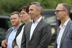 2.v.li.n.re Sindy Ritzke (Kyffh&auml;usersparkasse); Ren&eacute; Leipnitz (Kyffh&auml;usersparkasse) Klaus Halbfas von WAGO