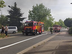 Geb&auml;ude in der Rothenburgstra&szlig;e in Flammen