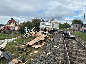Unfall am Bahn&uuml;bergang: stundenlange Sperrung der Strecke