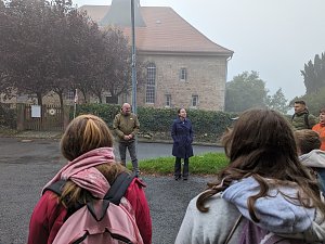 Der Frauenberg-Trai (Sondershausen) ist ein Familienerlebniswanderweg mit sieben verschiedene Erlebnisstationen