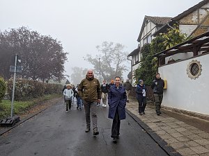 Der Frauenberg-Trai (Sondershausen) ist ein Familienerlebniswanderweg mit sieben verschiedene Erlebnisstationen