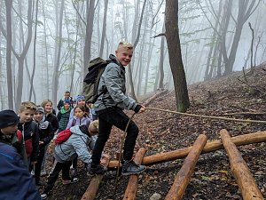 Der Frauenberg-Trai (Sondershausen) ist ein Familienerlebniswanderweg mit sieben verschiedene Erlebnisstationen