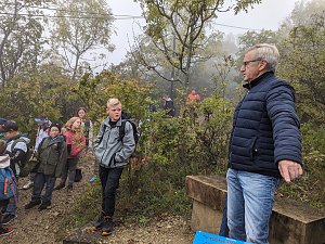 Der Frauenberg-Trai (Sondershausen) ist ein Familienerlebniswanderweg mit sieben verschiedene Erlebnisstationen