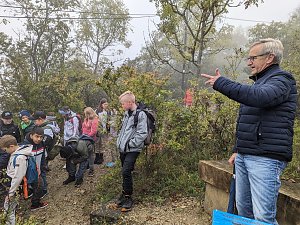 Der Frauenberg-Trai (Sondershausen) ist ein Familienerlebniswanderweg mit sieben verschiedene Erlebnisstationen