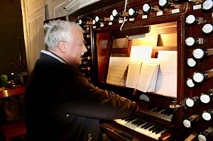 St. Martinsfeier in Bad Langensalza. Peter Ernst an der Orgel in der Marktkirche