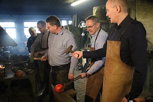 Kugeln gie&szlig;en f&uuml;r das 15. Indoor Kugelsto&szlig;en in Werther