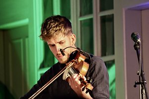 Die schottische Folkmusikerin Siobhan Miller und ihre Band begeisterten das Publikum in der Gottesackerkirche in Bad Langensalza 