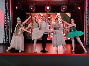 Das Tanzstudio Radeva wird wieder beim Adventskalender auftreten