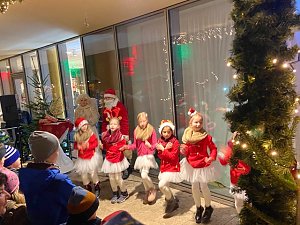 Das Tanzstudio Radeva wird wieder beim Adventskalender auftreten