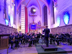 Eine besondere Kulisse f&uuml;r besondere Menschen: Vor 300 G&auml;sten fand in der Trinitatiskirche in Sondershausen das Benefizkonzert des Luftwaffenmusikkorps und die Ehrenamtsw&uuml;rdigung statt.
